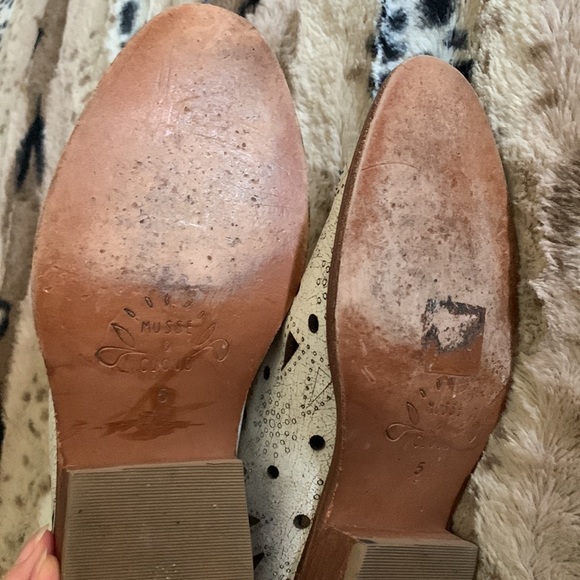 Musse & Cloud Anisse Distressed Leather Boots — 5/5.5 US / 36 Euro - Picture 10 of 10